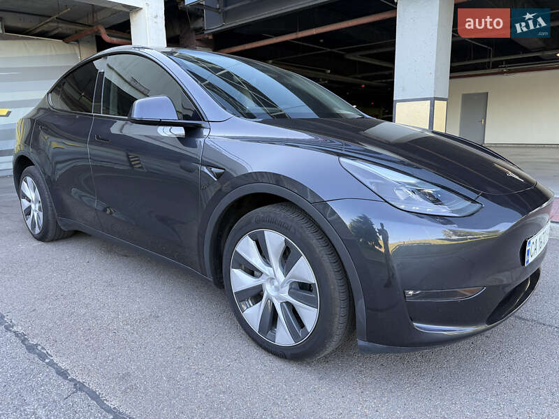 Внедорожник / Кроссовер Tesla Model Y 2024 в Киеве