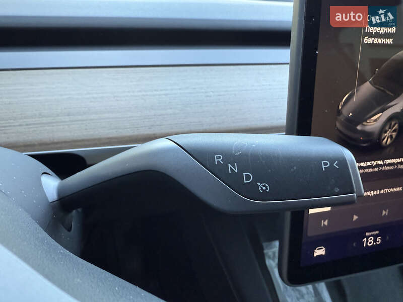 Внедорожник / Кроссовер Tesla Model Y 2024 в Киеве