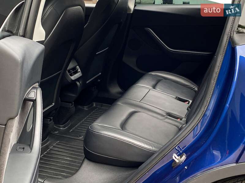 Позашляховик / Кросовер Tesla Model Y 2021 в Києві