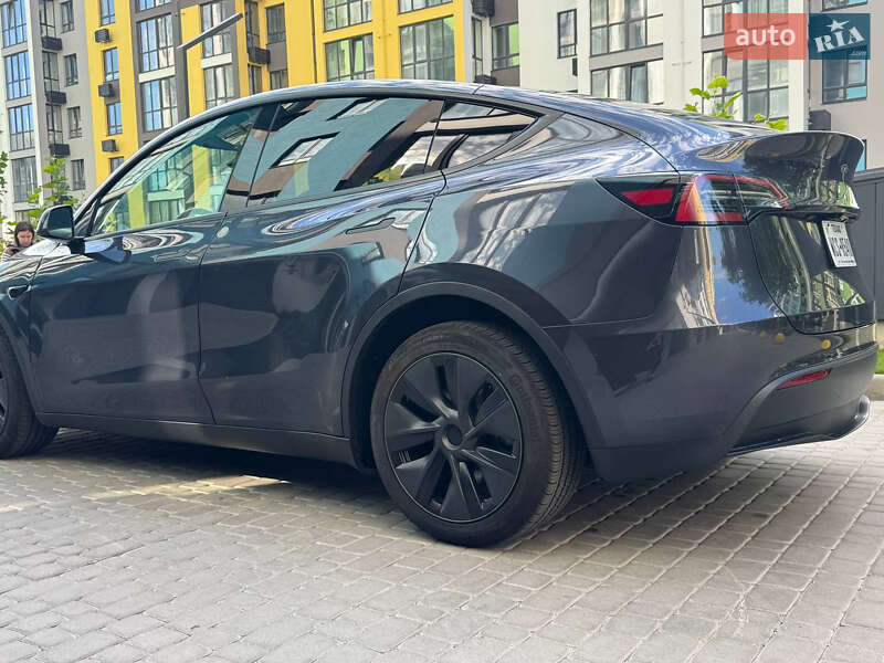 Внедорожник / Кроссовер Tesla Model Y 2024 в 