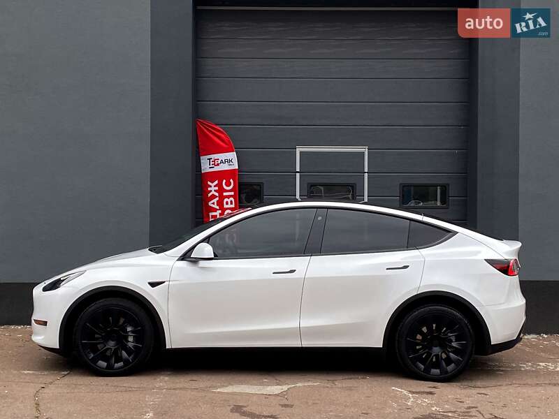 Внедорожник / Кроссовер Tesla Model Y 2023 в Киеве