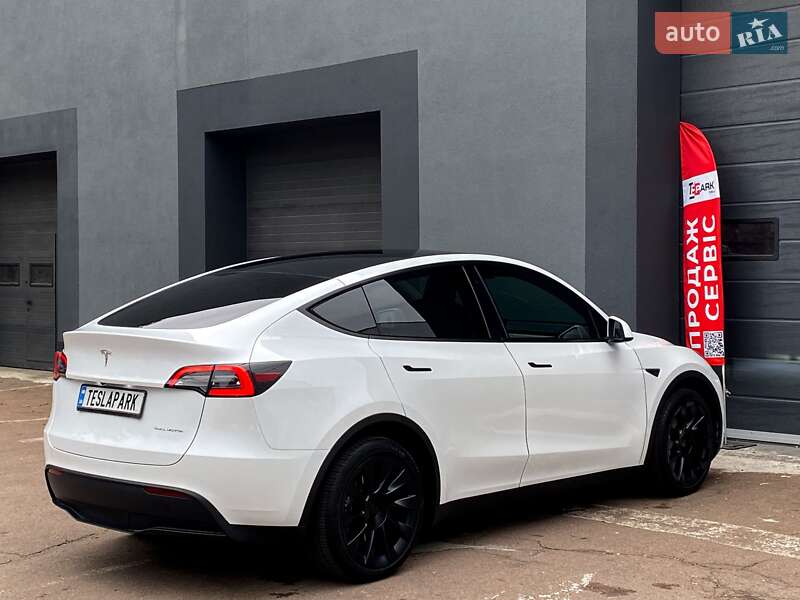 Внедорожник / Кроссовер Tesla Model Y 2023 в Киеве