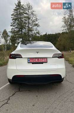 Внедорожник / Кроссовер Tesla Model Y 2021 в 