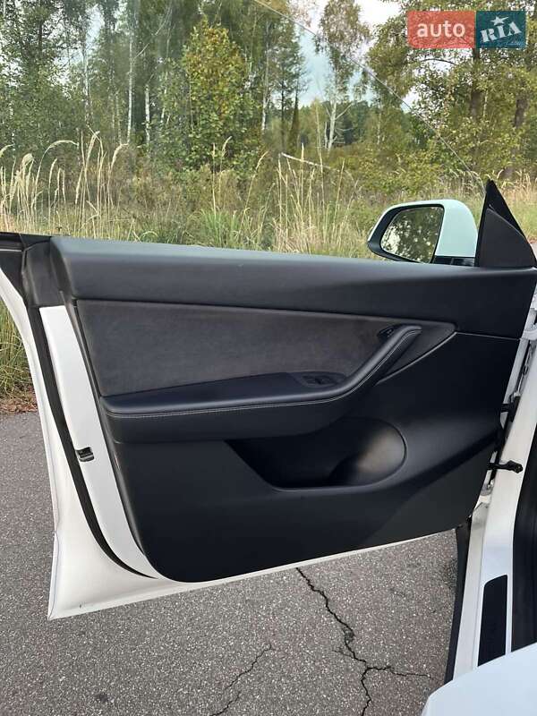 Внедорожник / Кроссовер Tesla Model Y 2021 в Макарове фото 19 Внедорожник / Кроссовер Tesla Model Y 2021 в Макарове