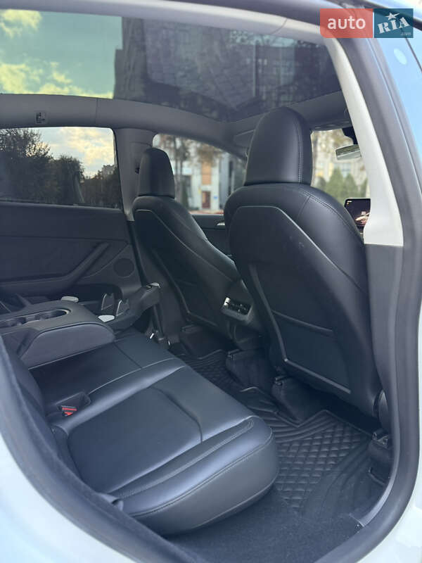 Позашляховик / Кросовер Tesla Model Y 2022 в Харкові