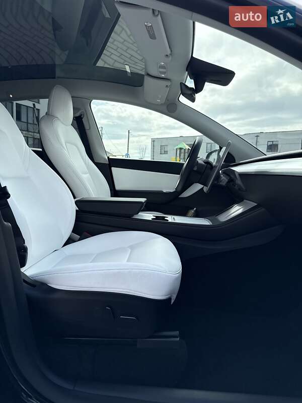 Внедорожник / Кроссовер Tesla Model Y 2022 в Луцке