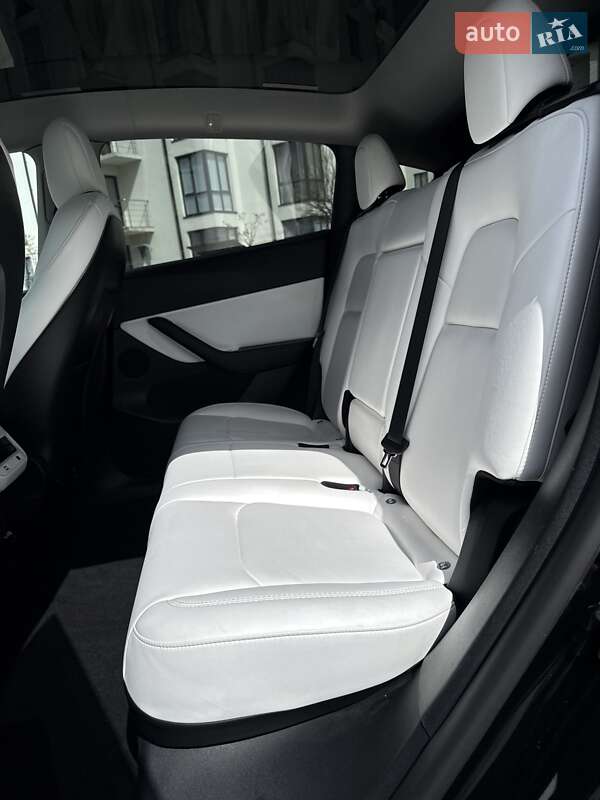 Внедорожник / Кроссовер Tesla Model Y 2022 в Луцке