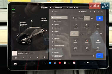 Позашляховик / Кросовер Tesla Model Y 2021 в 