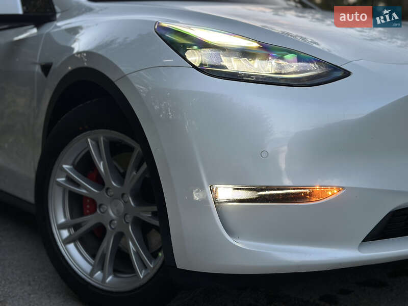 Позашляховик / Кросовер Tesla Model Y 2021 в Володимирі