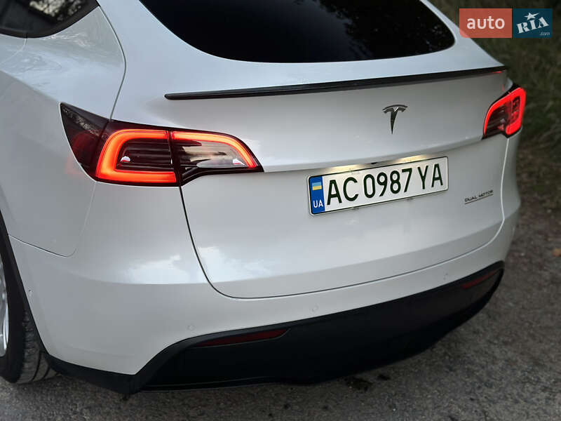 Позашляховик / Кросовер Tesla Model Y 2021 в Володимирі