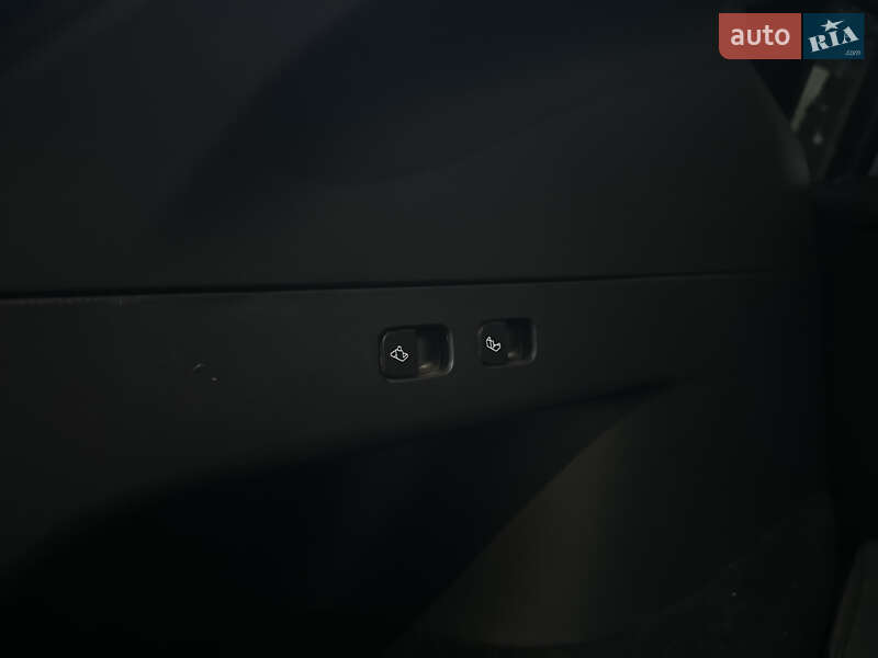 Позашляховик / Кросовер Tesla Model Y 2021 в Володимирі