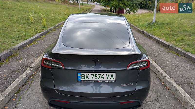 Внедорожник / Кроссовер Tesla Model Y 2021 в Ровно