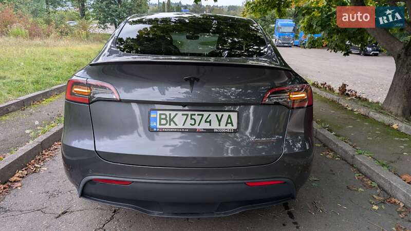 Внедорожник / Кроссовер Tesla Model Y 2021 в Ровно