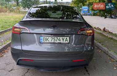 Позашляховик / Кросовер Tesla Model Y 2021 в 