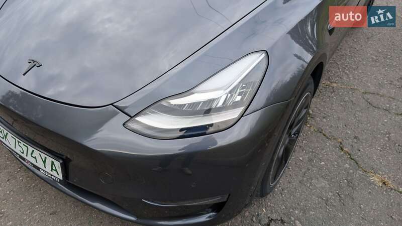 Внедорожник / Кроссовер Tesla Model Y 2021 в Ровно