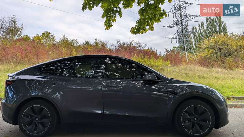 Внедорожник / Кроссовер Tesla Model Y 2021 в Ровно