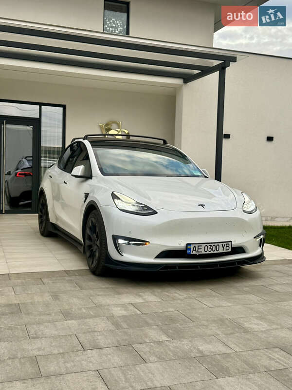 Внедорожник / Кроссовер Tesla Model Y 2021 в 