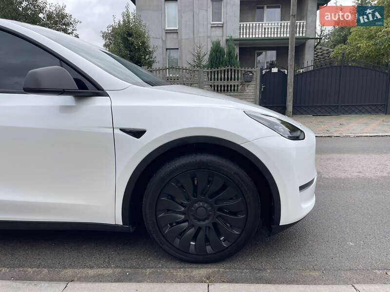 Внедорожник / Кроссовер Tesla Model Y 2023 в Луцке