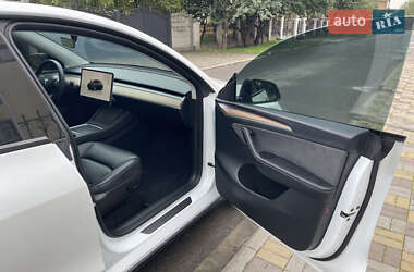 Внедорожник / Кроссовер Tesla Model Y 2023 в 