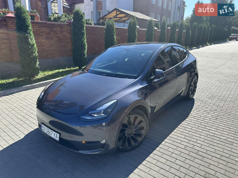 Внедорожник / Кроссовер Tesla Model Y 2021 в 