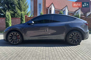 Внедорожник / Кроссовер Tesla Model Y 2021 в 