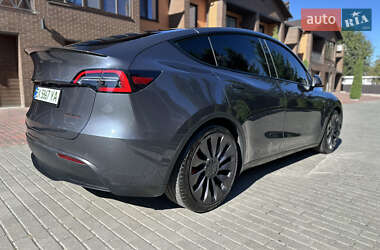 Внедорожник / Кроссовер Tesla Model Y 2021 в 
