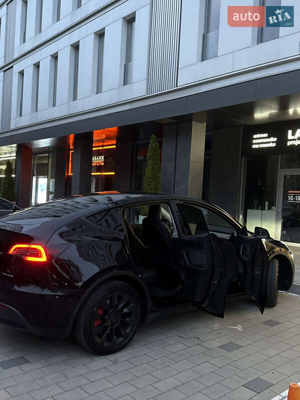 Внедорожник / Кроссовер Tesla Model Y 2021 в Днепре