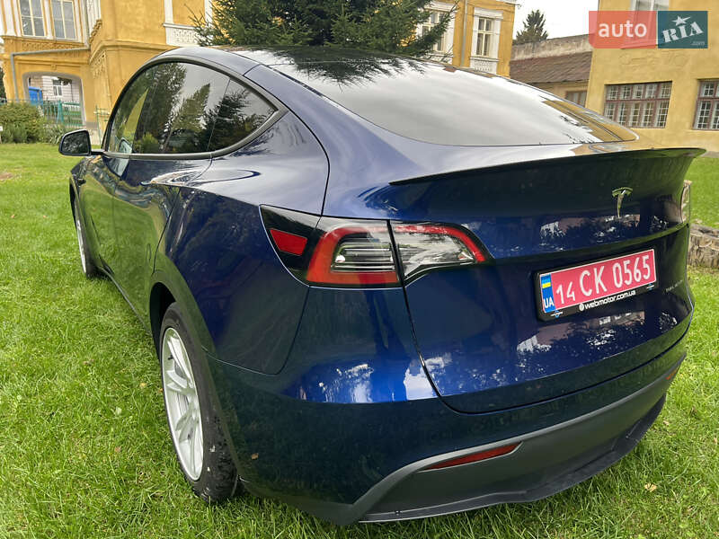 Позашляховик / Кросовер Tesla Model Y 2023 в Львові