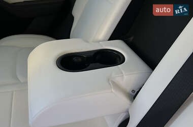 Внедорожник / Кроссовер Tesla Model Y 2021 в 