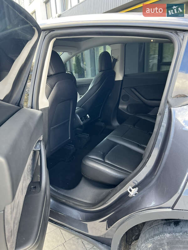 Позашляховик / Кросовер Tesla Model Y 2021 в Львові