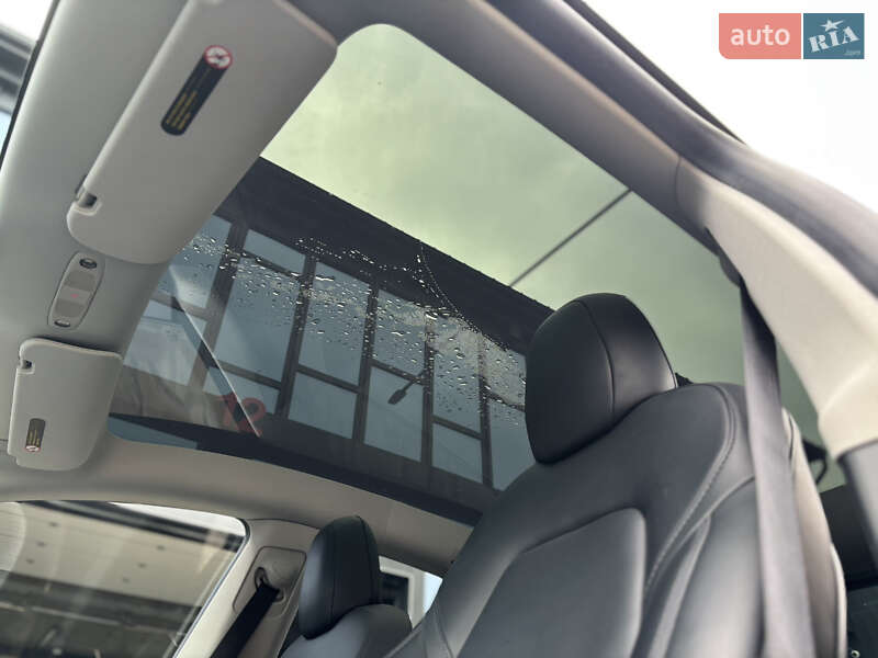 Позашляховик / Кросовер Tesla Model Y 2020 в Рівному