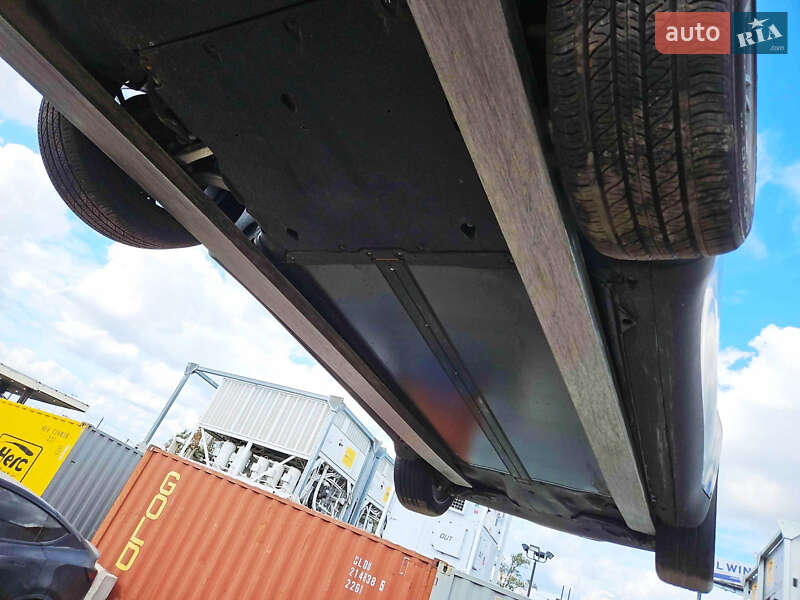 Позашляховик / Кросовер Tesla Model Y 2024 в Хмельницькому фото 14 Позашляховик / Кросовер Tesla Model Y 2024 в Хмельницькому