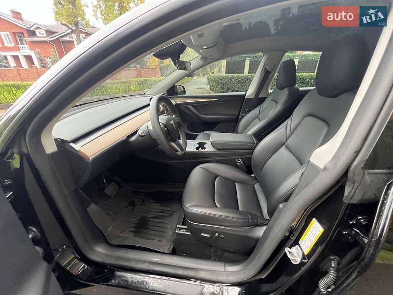 Позашляховик / Кросовер Tesla Model Y 2024 в Києві