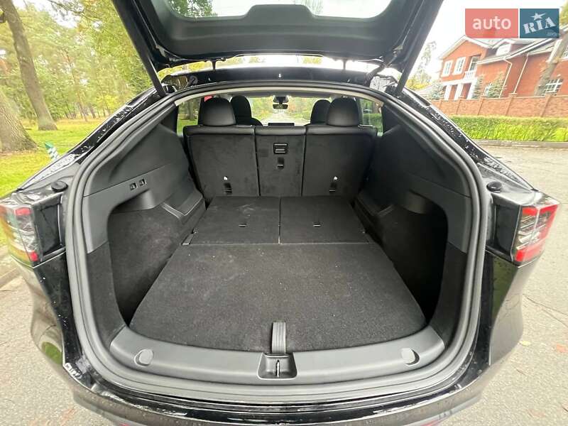 Позашляховик / Кросовер Tesla Model Y 2024 в Києві