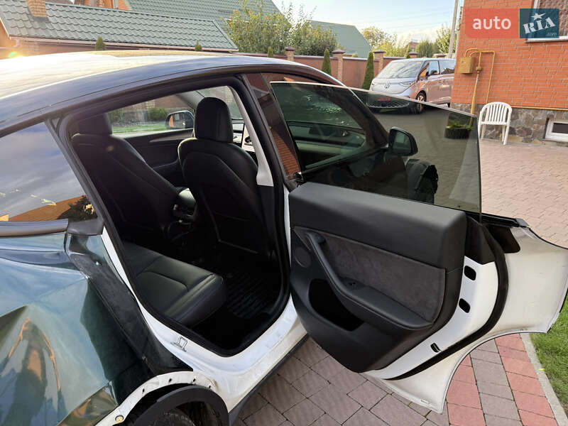 Внедорожник / Кроссовер Tesla Model Y 2022 в Луцке