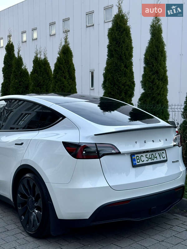 Внедорожник / Кроссовер Tesla Model Y 2023 в Львове