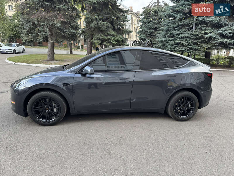 Tesla Model Y 2024 Tesla Model Y 2024