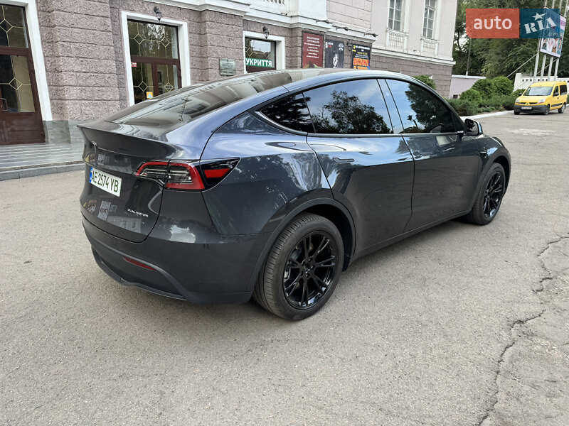 Позашляховик / Кросовер Tesla Model Y 2024 в Кам'янському