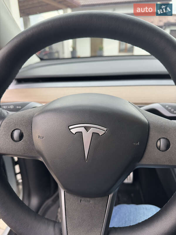 Внедорожник / Кроссовер Tesla Model Y 2023 в Львове