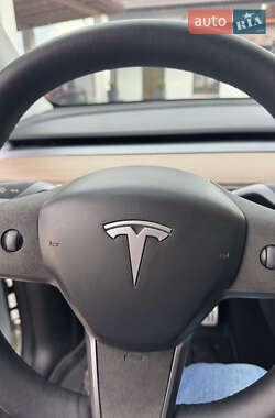 Позашляховик / Кросовер Tesla Model Y 2023 в 
