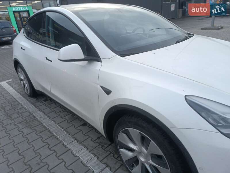 Tesla Model Y 2022