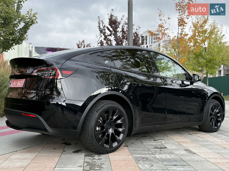 Внедорожник / Кроссовер Tesla Model Y 2023 в Киеве