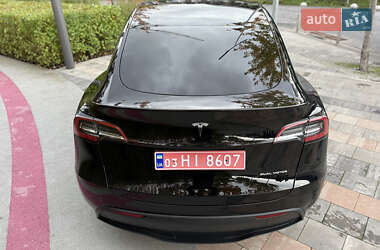 Позашляховик / Кросовер Tesla Model Y 2023 в 