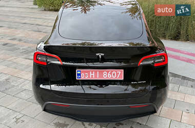 Позашляховик / Кросовер Tesla Model Y 2023 в 