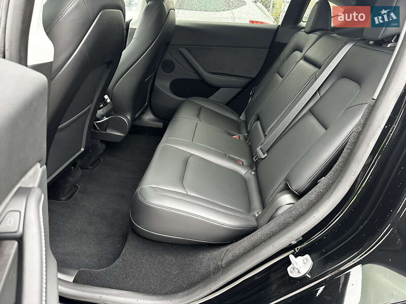 Позашляховик / Кросовер Tesla Model Y 2024 в Рівному