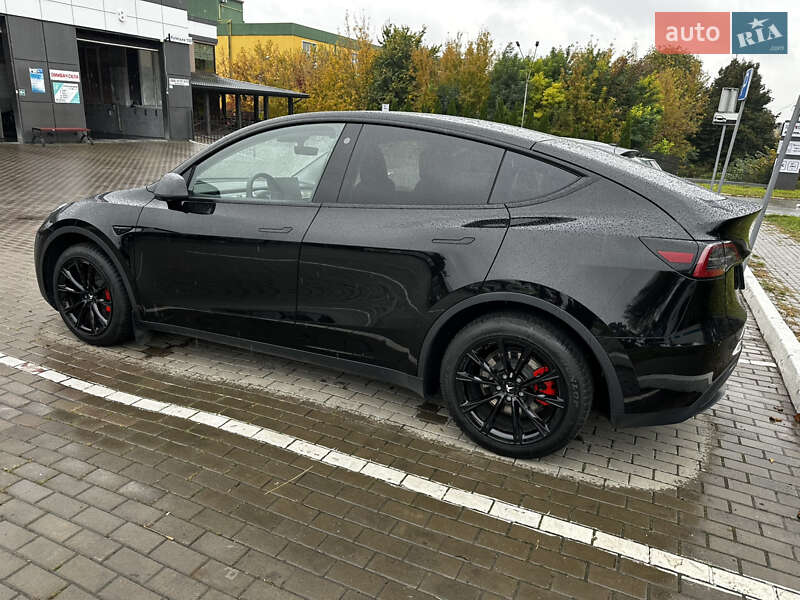 Позашляховик / Кросовер Tesla Model Y 2024 в Рівному