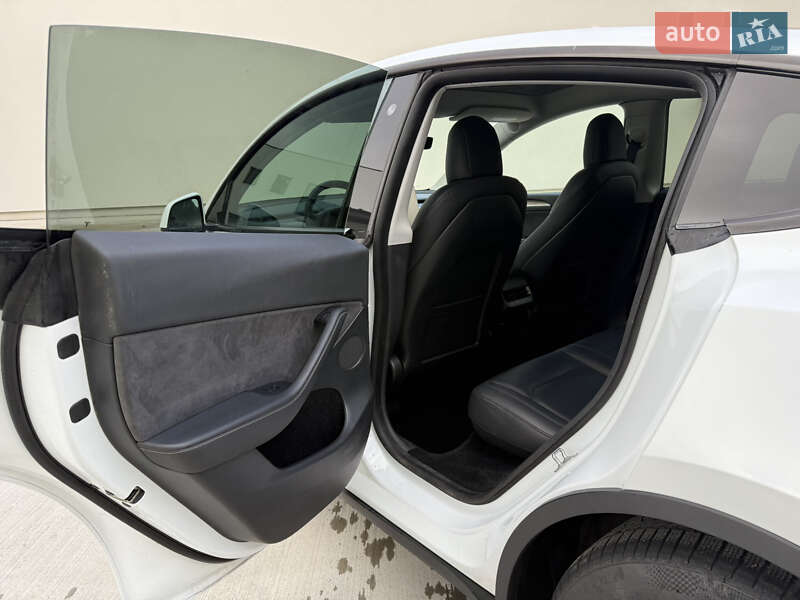 Позашляховик / Кросовер Tesla Model Y 2022 в Луцьку