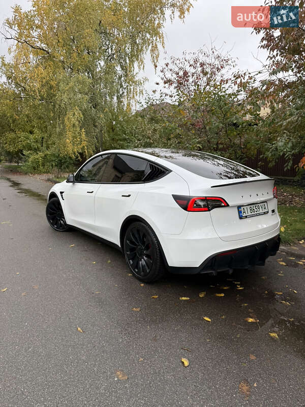 Внедорожник / Кроссовер Tesla Model Y 2020 в Вишневом
