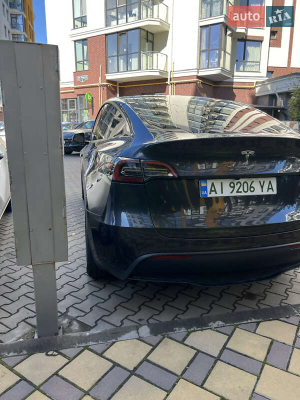 Позашляховик / Кросовер Tesla Model Y 2024 в Києві
