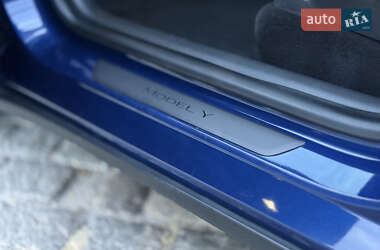 Внедорожник / Кроссовер Tesla Model Y 2021 в 